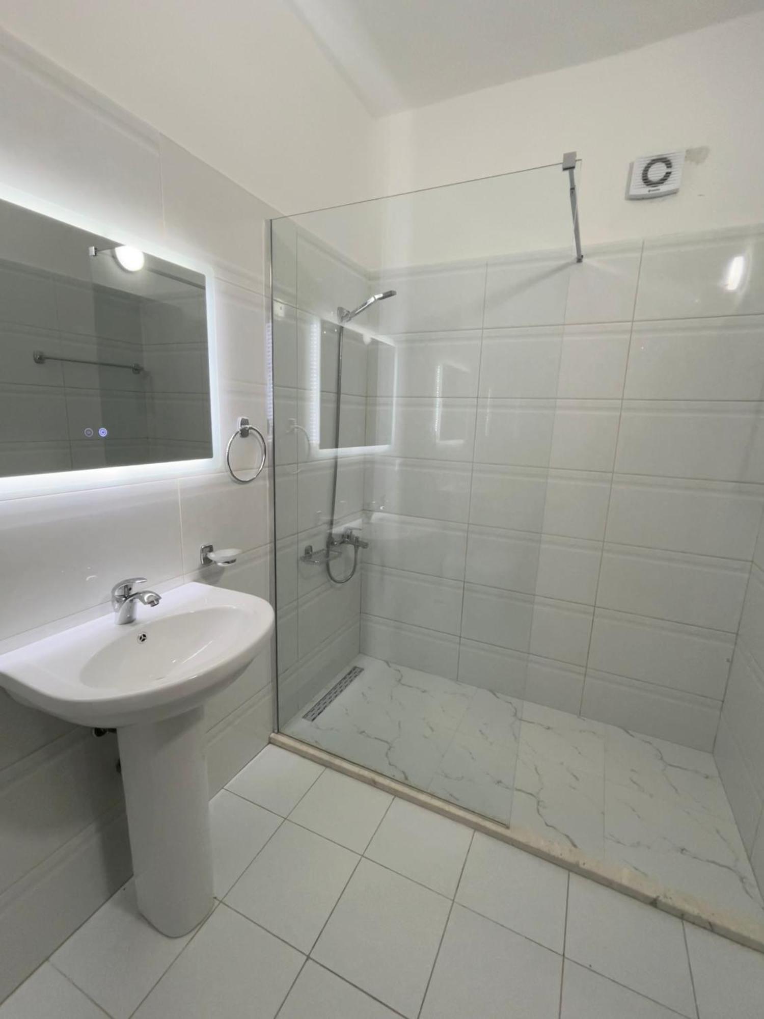 Starbay Apartamento Vlorë